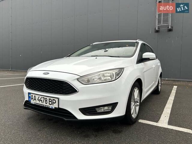 Белый Форд Фокус, объемом двигателя 1 л и пробегом 169 тыс. км за 8700 $, фото 9 на Automoto.ua