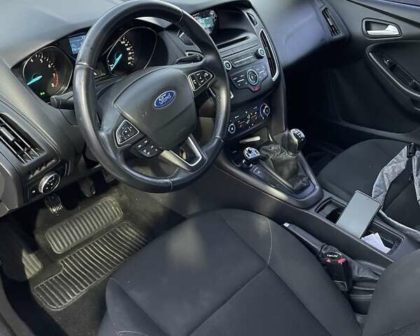 Білий Форд Фокус, об'ємом двигуна 1 л та пробігом 200 тис. км за 7000 $, фото 4 на Automoto.ua