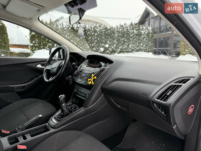 Белый Форд Фокус, объемом двигателя 1 л и пробегом 251 тыс. км за 7400 $, фото 24 на Automoto.ua