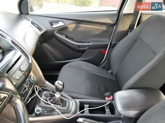 Білий Форд Фокус, об'ємом двигуна 1.6 л та пробігом 263 тис. км за 7999 $, фото 11 на Automoto.ua