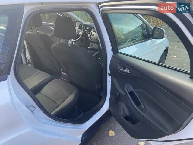 Белый Форд Фокус, объемом двигателя 1 л и пробегом 134 тыс. км за 7150 $, фото 11 на Automoto.ua