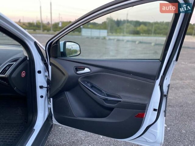 Білий Форд Фокус, об'ємом двигуна 1.5 л та пробігом 249 тис. км за 8700 $, фото 16 на Automoto.ua