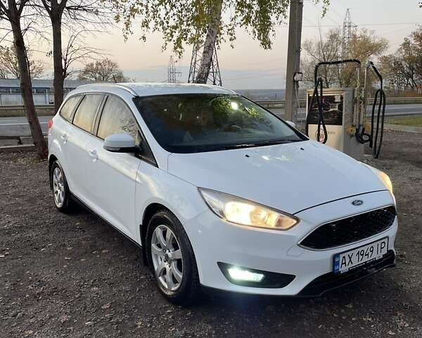 Білий Форд Фокус, об'ємом двигуна 1 л та пробігом 200 тис. км за 7000 $, фото 1 на Automoto.ua