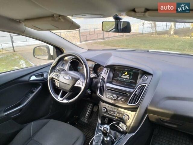 Білий Форд Фокус, об'ємом двигуна 1.6 л та пробігом 263 тис. км за 7999 $, фото 7 на Automoto.ua
