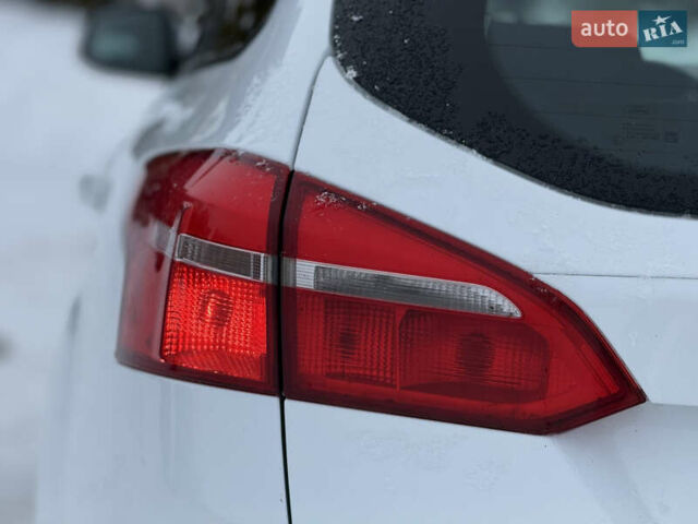 Белый Форд Фокус, объемом двигателя 1 л и пробегом 251 тыс. км за 7400 $, фото 17 на Automoto.ua