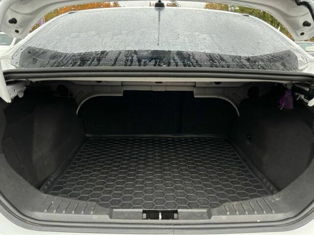 Белый Форд Фокус, объемом двигателя 2 л и пробегом 109 тыс. км за 8700 $, фото 20 на Automoto.ua