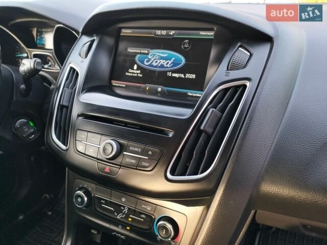 Білий Форд Фокус, об'ємом двигуна 1.6 л та пробігом 263 тис. км за 7700 $, фото 38 на Automoto.ua