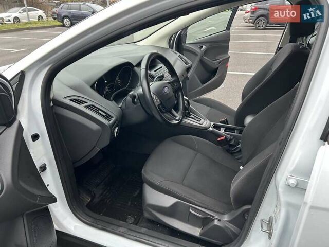 Белый Форд Фокус, объемом двигателя 1 л и пробегом 169 тыс. км за 8700 $, фото 20 на Automoto.ua