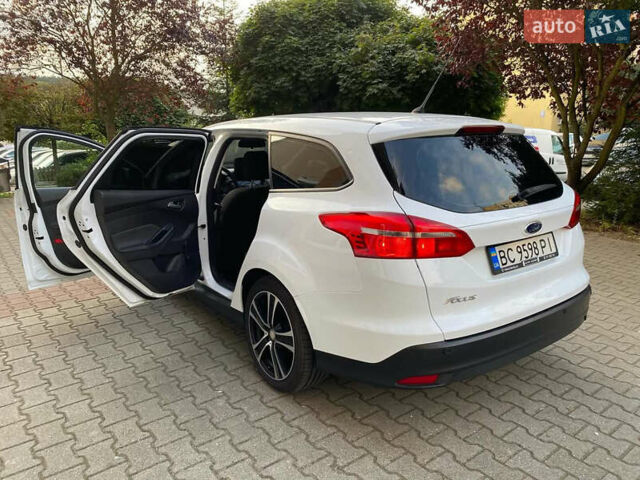 Форд Фокус 2015 в Львове на Automoto.ua Белый Форд Фокус, объемом двигателя 1.56 л и пробегом 193 тыс. км за 9000 $, фото 17 на Automoto.ua