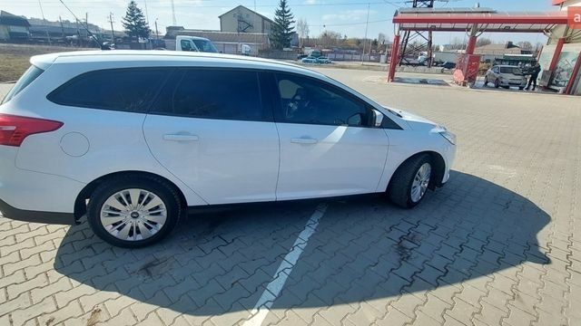 Белый Форд Фокус, объемом двигателя 1.5 л и пробегом 254 тыс. км за 8300 $, фото 4 на Automoto.ua