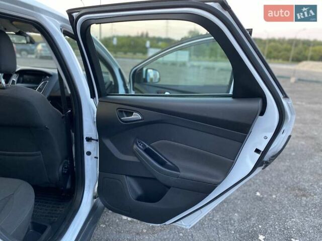 Білий Форд Фокус, об'ємом двигуна 1.5 л та пробігом 249 тис. км за 8700 $, фото 13 на Automoto.ua