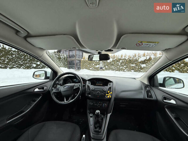 Белый Форд Фокус, объемом двигателя 1 л и пробегом 251 тыс. км за 7400 $, фото 4 на Automoto.ua