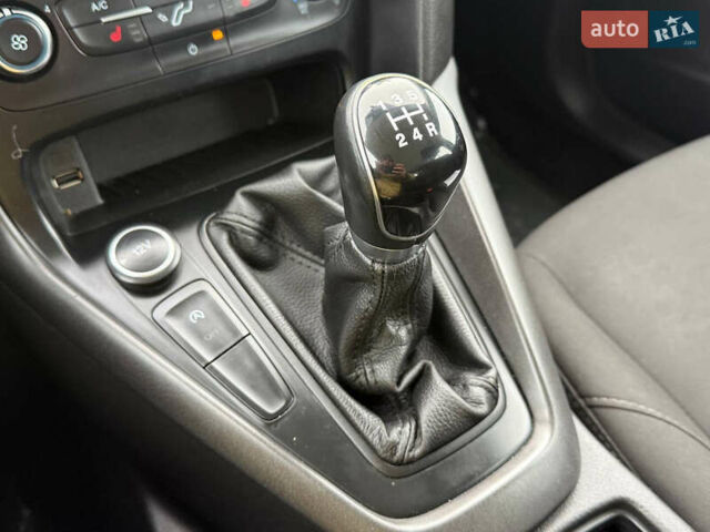 Белый Форд Фокус, объемом двигателя 1 л и пробегом 251 тыс. км за 7400 $, фото 40 на Automoto.ua