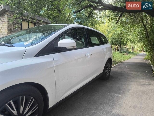Білий Форд Фокус, об'ємом двигуна 1 л та пробігом 168 тис. км за 3700 $, фото 8 на Automoto.ua
