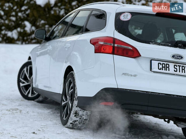 Белый Форд Фокус, объемом двигателя 1 л и пробегом 251 тыс. км за 7400 $, фото 16 на Automoto.ua