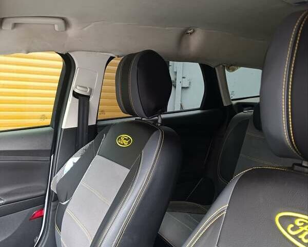 Білий Форд Фокус, об'ємом двигуна 1.5 л та пробігом 248 тис. км за 4300 $, фото 2 на Automoto.ua