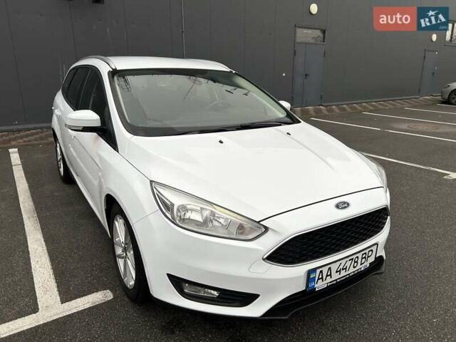 Белый Форд Фокус, объемом двигателя 1 л и пробегом 169 тыс. км за 8700 $, фото 10 на Automoto.ua