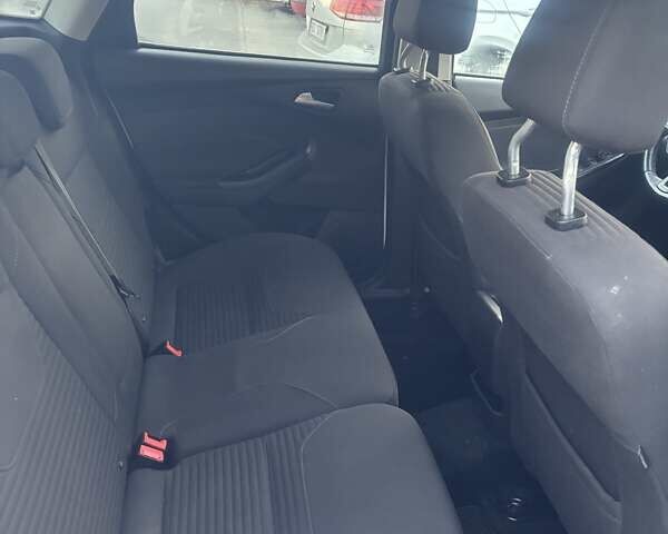 Білий Форд Фокус, об'ємом двигуна 1.5 л та пробігом 275 тис. км за 8500 $, фото 11 на Automoto.ua