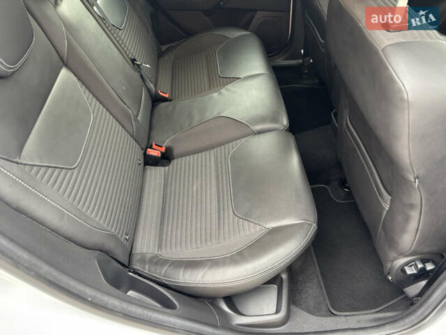 Белый Форд Фокус, объемом двигателя 2 л и пробегом 217 тыс. км за 9900 $, фото 17 на Automoto.ua