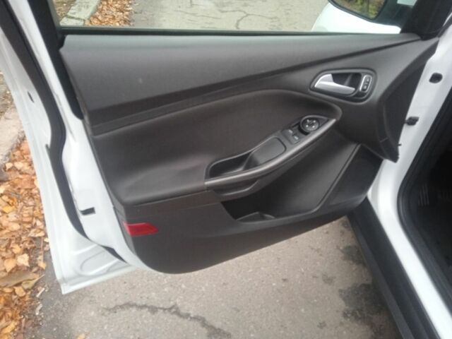 Белый Форд Фокус, объемом двигателя 1.5 л и пробегом 185 тыс. км за 8400 $, фото 20 на Automoto.ua