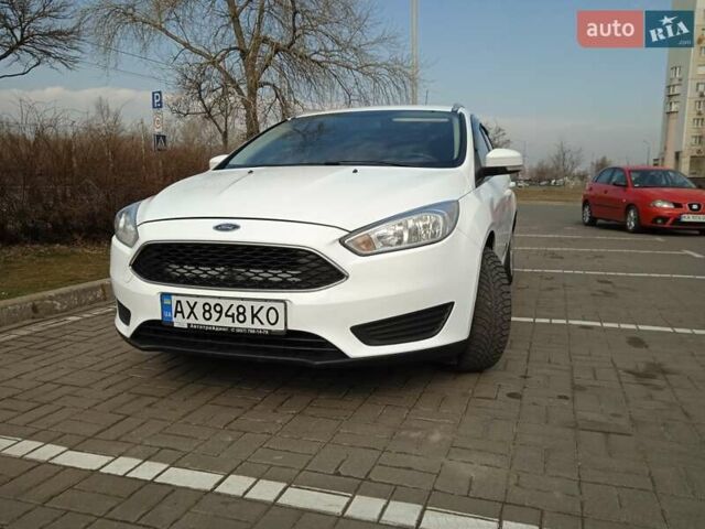 Белый Форд Фокус, объемом двигателя 1 л и пробегом 203 тыс. км за 6300 $, фото 3 на Automoto.ua