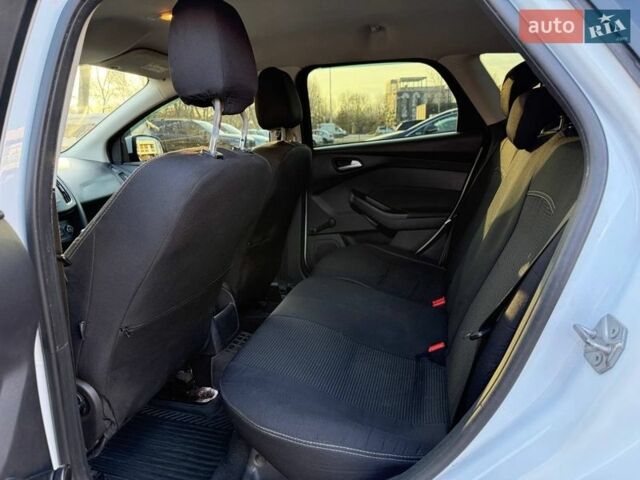 Белый Форд Фокус, объемом двигателя 1 л и пробегом 211 тыс. км за 6100 $, фото 18 на Automoto.ua