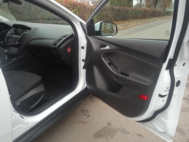 Белый Форд Фокус, объемом двигателя 1.5 л и пробегом 185 тыс. км за 8400 $, фото 13 на Automoto.ua