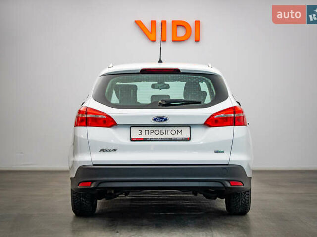 Белый Форд Фокус, объемом двигателя 1 л и пробегом 207 тыс. км за 8333 $, фото 5 на Automoto.ua