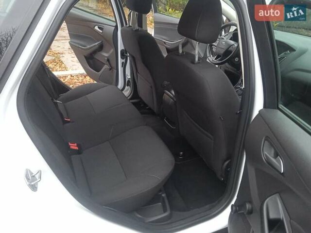 Білий Форд Фокус, об'ємом двигуна 1.6 л та пробігом 185 тис. км за 8400 $, фото 15 на Automoto.ua