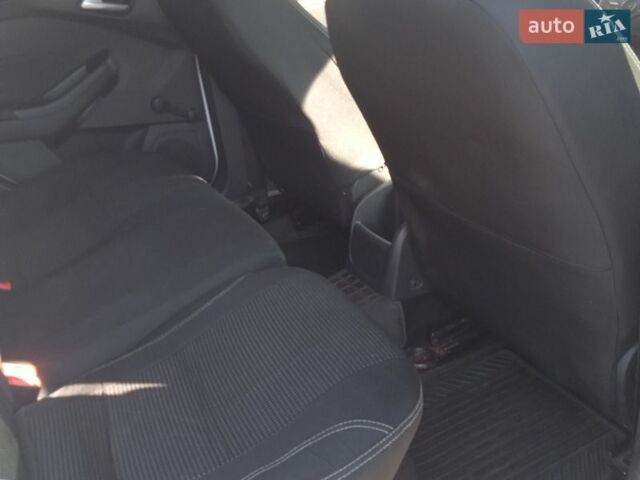 Белый Форд Фокус, объемом двигателя 1 л и пробегом 211 тыс. км за 5700 $, фото 1 на Automoto.ua