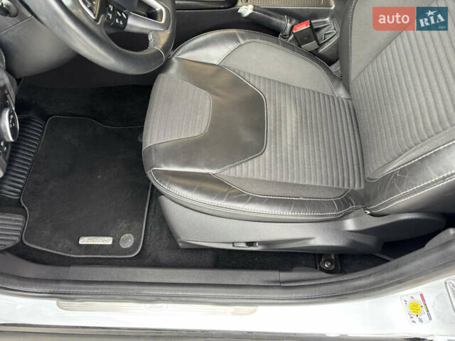 Белый Форд Фокус, объемом двигателя 2 л и пробегом 217 тыс. км за 9900 $, фото 25 на Automoto.ua