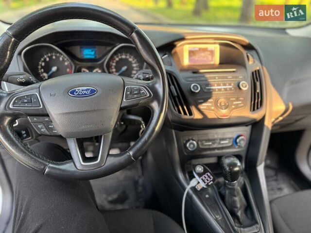 Белый Форд Фокус, объемом двигателя 1 л и пробегом 170 тыс. км за 7000 $, фото 10 на Automoto.ua