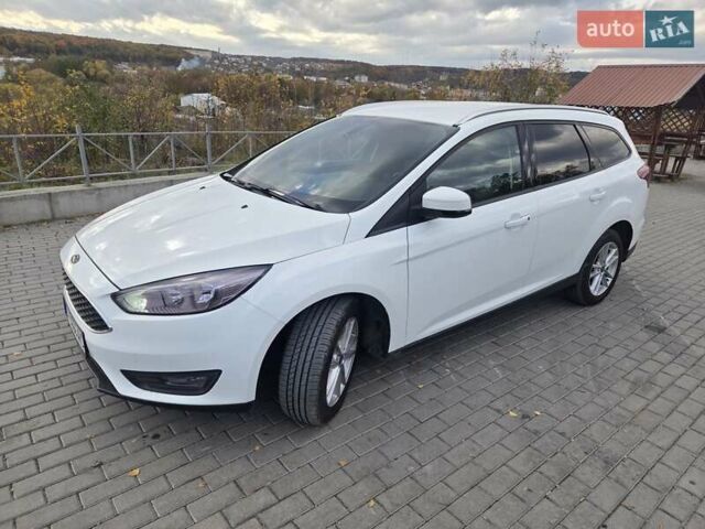Форд Фокус 2016 в Теребовле на Automoto.ua Белый Форд Фокус, объемом двигателя 1.5 л и пробегом 224 тыс. км за 8000 $, фото 6 на Automoto.ua
