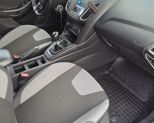 Форд Фокус 2016 в Теребовле на Automoto.ua Белый Форд Фокус, объемом двигателя 1.5 л и пробегом 224 тыс. км за 8000 $, фото 14 на Automoto.ua