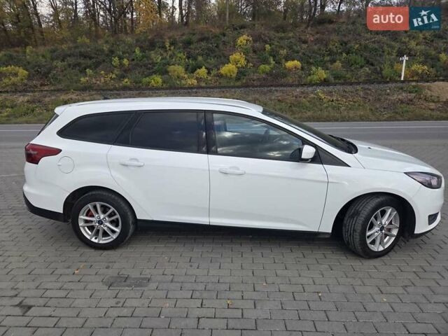 Форд Фокус 2016 в Теребовле на Automoto.ua Белый Форд Фокус, объемом двигателя 1.5 л и пробегом 224 тыс. км за 8000 $, фото 1 на Automoto.ua