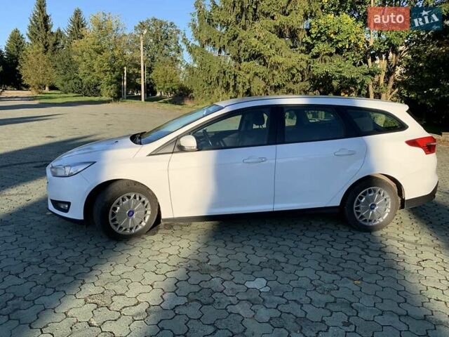 Белый Форд Фокус, объемом двигателя 1 л и пробегом 220 тыс. км за 7800 $, фото 12 на Automoto.ua