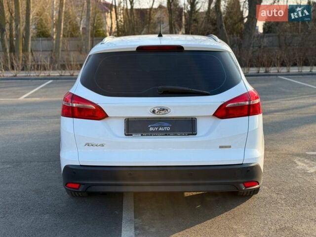 Белый Форд Фокус, объемом двигателя 1 л и пробегом 211 тыс. км за 6100 $, фото 5 на Automoto.ua