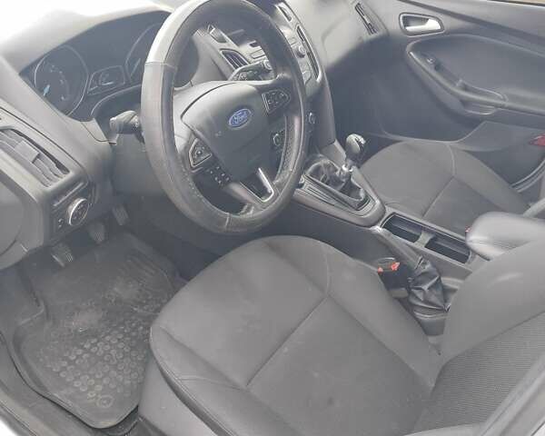 Форд Фокус 2016 в Умани на Automoto.ua Белый Форд Фокус, объемом двигателя 1.5 л и пробегом 285 тыс. км за 8450 $, фото 5 на Automoto.ua