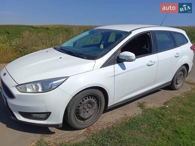 Белый Форд Фокус, объемом двигателя 1 л и пробегом 177 тыс. км за 7000 $, фото 17 на Automoto.ua