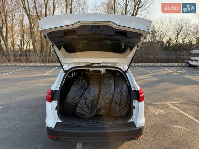 Белый Форд Фокус, объемом двигателя 1 л и пробегом 211 тыс. км за 6100 $, фото 19 на Automoto.ua