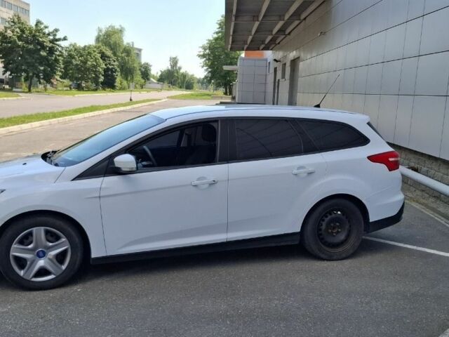 Белый Форд Фокус, объемом двигателя 1 л и пробегом 101 тыс. км за 6500 $, фото 1 на Automoto.ua