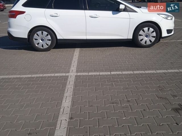 Белый Форд Фокус, объемом двигателя 1 л и пробегом 211 тыс. км за 5700 $, фото 14 на Automoto.ua