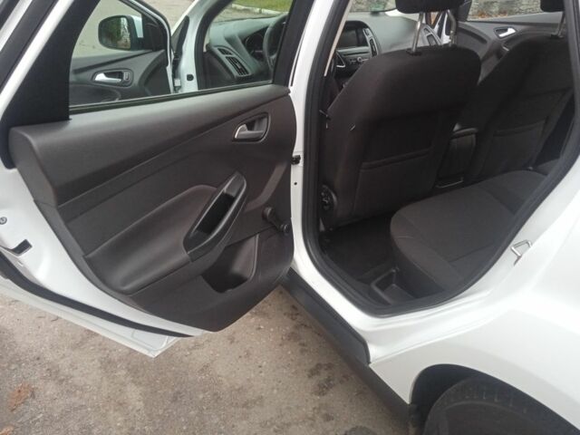 Белый Форд Фокус, объемом двигателя 1.5 л и пробегом 185 тыс. км за 8400 $, фото 22 на Automoto.ua