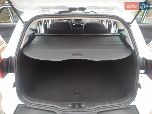 Білий Форд Фокус, об'ємом двигуна 1.6 л та пробігом 185 тис. км за 8400 $, фото 16 на Automoto.ua