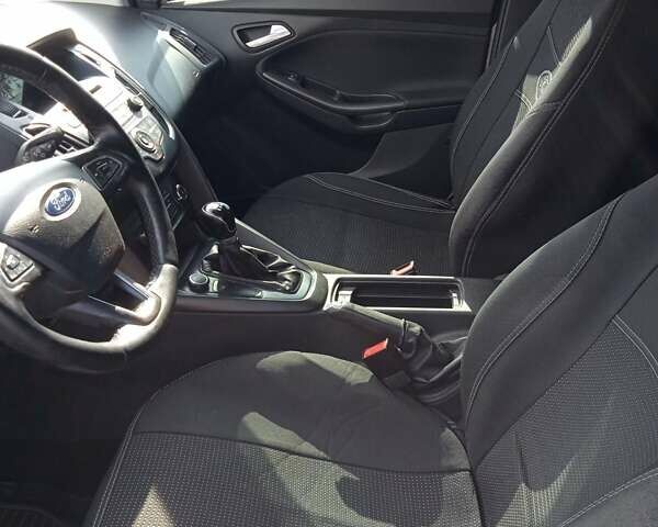 Белый Форд Фокус, объемом двигателя 1 л и пробегом 203 тыс. км за 6300 $, фото 9 на Automoto.ua