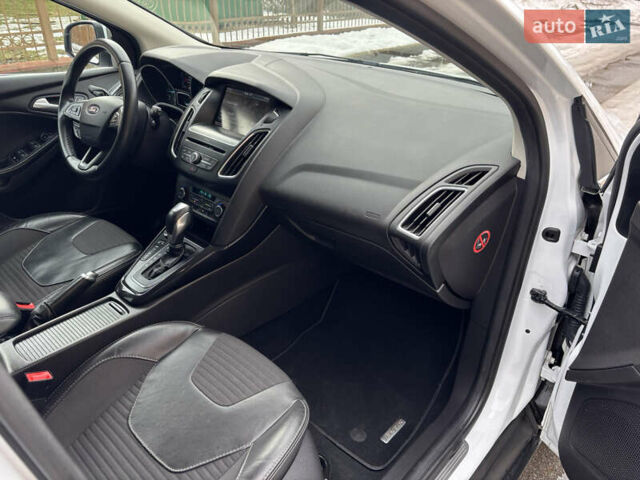 Белый Форд Фокус, объемом двигателя 2 л и пробегом 217 тыс. км за 9900 $, фото 23 на Automoto.ua