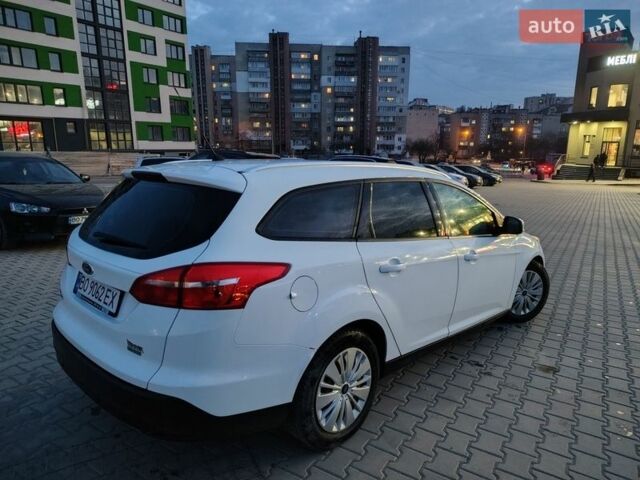 Білий Форд Фокус, об'ємом двигуна 1 л та пробігом 155 тис. км за 9500 $, фото 3 на Automoto.ua