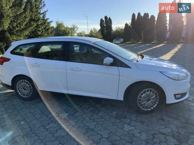 Белый Форд Фокус, объемом двигателя 1 л и пробегом 220 тыс. км за 7800 $, фото 13 на Automoto.ua