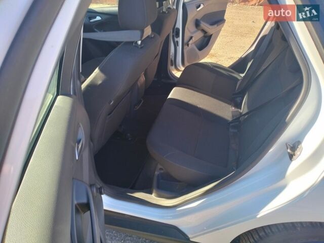 Белый Форд Фокус, объемом двигателя 1.5 л и пробегом 241 тыс. км за 8399 $, фото 30 на Automoto.ua