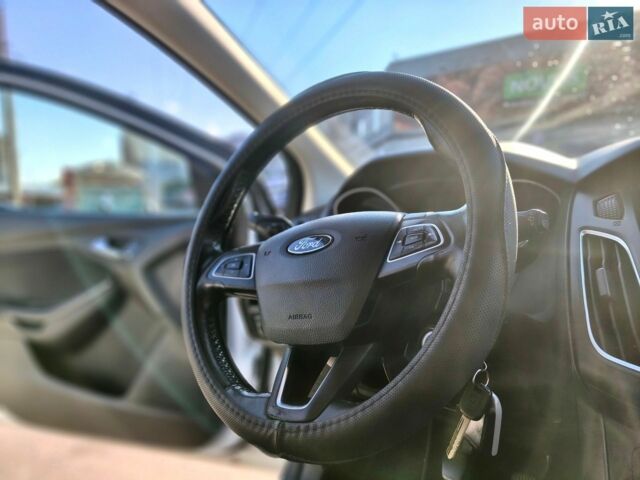 Белый Форд Фокус, объемом двигателя 1 л и пробегом 220 тыс. км за 5900 $, фото 13 на Automoto.ua